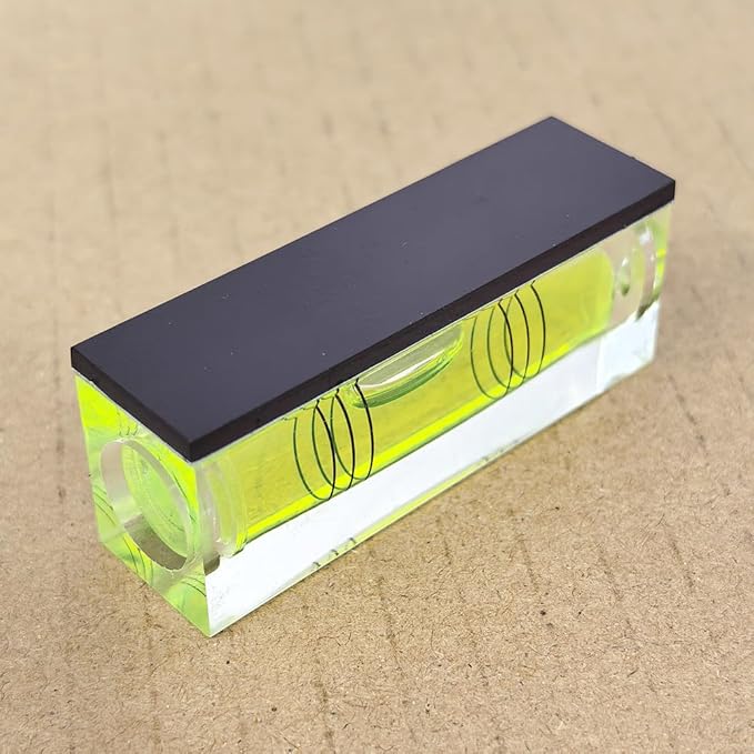 2Pcs Square Bubble Spirit Levels with Magnetic Base 52x20x15mm Three Line Bubble Level Measuring Layout Tools Levels