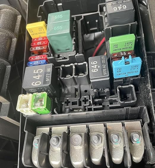 Gloaso 12V 24V Car Fuse Circuit Breaker Manual Reset Low Profile ATO ATC E39 - UL Certified - 5A 10A 15A 20A 25A 30A Boat Automotive Blade Breakers Fuses 32 Volt DC - 6 Pack