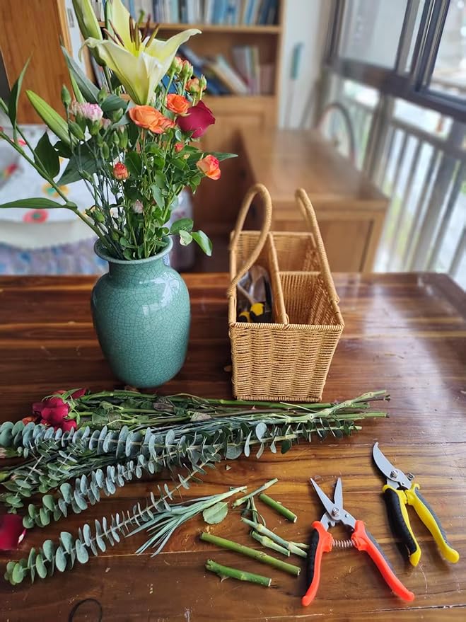 Gardening Tool Set, Equipped with Rattan Storage Basket, 5 Aluminum Alloy Hand Tools, and 3 Stainless Steel Scissors, is a Wonderful Gift for Gardening Enthusiasts.