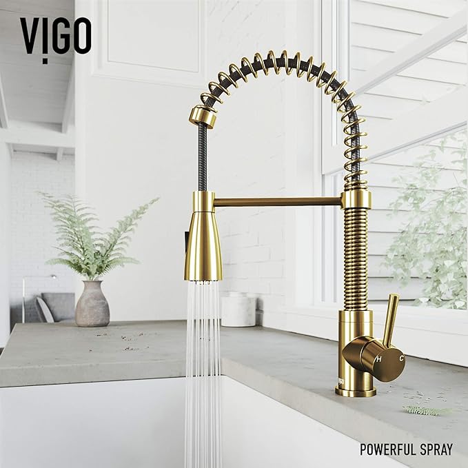 VIGO Brant 19'' H Single Handle Pull-Down Sprayer Kitchen Faucet in Matte Brushed Gold-VG02003MG