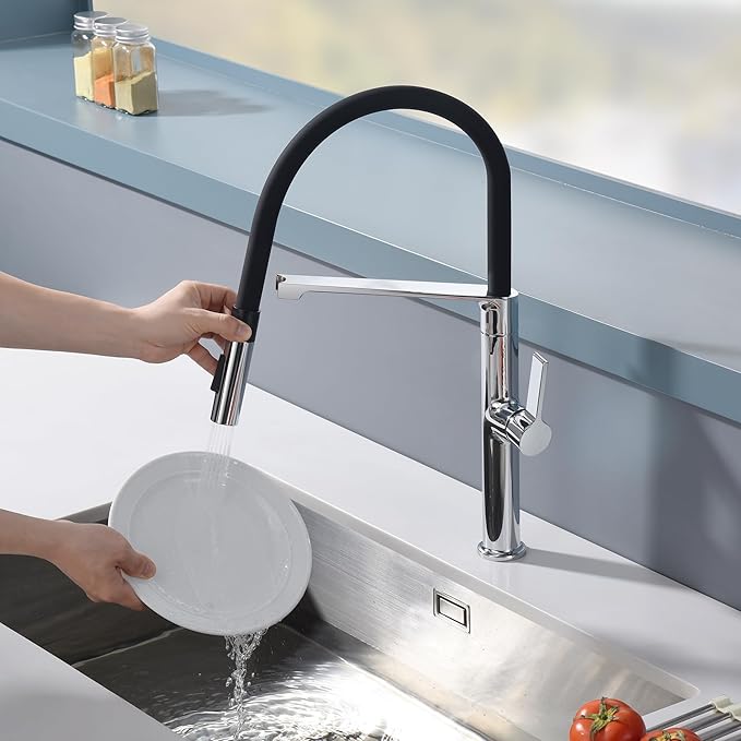SUMERAIN Single Handle Pull-Down Kitchen Sink Faucet in Chrome Finish, Deck Mounted Lead-Free Kitchen Faucet with Dual Spray Mode