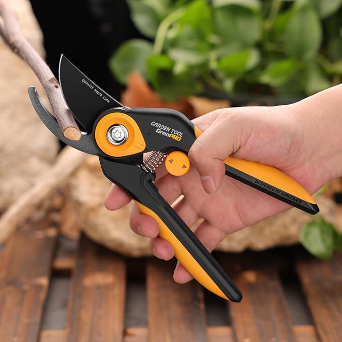 Bypass Pruning Shears 8.6", Heavy Duty Garden Clippers Handheld Cuts 1.38" Hardwood, Sharp SK5 Titanium Blades for Rust-Proof & Non-Stick, Ergonomic Garden Scissors for Plant Flower