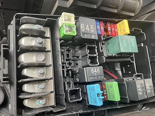 E37 Auto (T1) Reset Low Profile ATC/ATO Fuse Circuit Breakers - 12V DC 5A 10A 15A 20A 25A 30A, UL-Rated Certified (6-Pack Mixed)