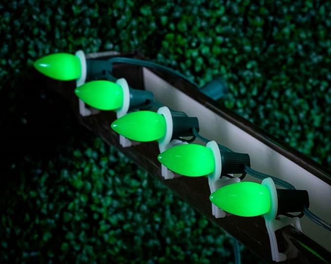 Novelty Lights 25 Pack C9 Ceramic Outdoor Christmas Replacement Bulbs, Green, E17/C9 Intermediate Base, 7 Watt