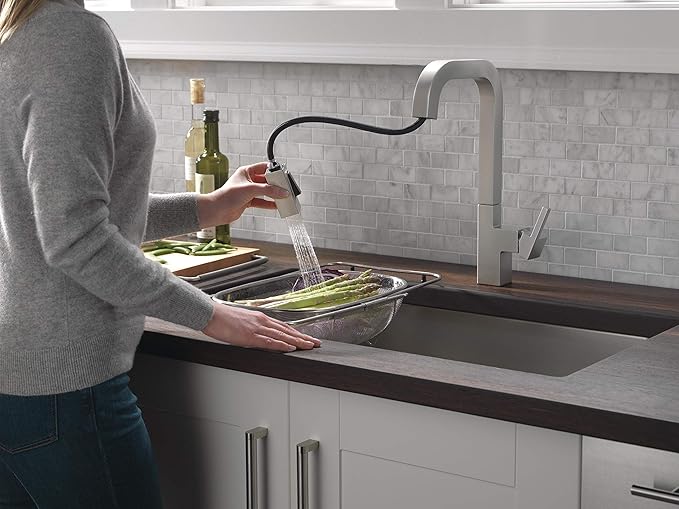 Delta Junction Brushed Nickel Kitchen Faucet with Pull Down Sprayer, Modern Single Hole Kitchen Sink Faucet, Single Handle, Spotshield Stainless 19825LF-SP