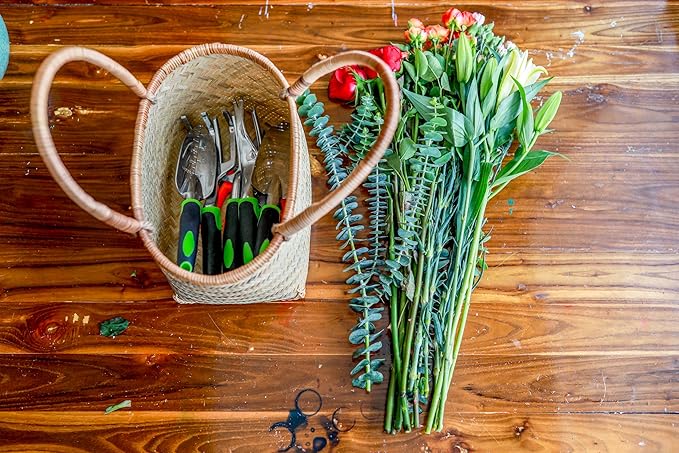 装 (Green),Gardening Tool Set, Equipped with a Bamboo Woven Storage Basket, 5 Aluminum Alloy Hand Tools, and 3 Stainless Steel Scissors, is a Wonderful Gift for Gardening Enthusiasts.