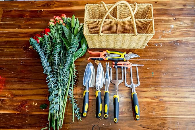 Gardening Tool Set, Equipped with Rattan Storage Basket, 5 Aluminum Alloy Hand Tools, and 3 Stainless Steel Scissors, is a Wonderful Gift for Gardening Enthusiasts.